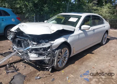 2016 BMW 750 xDrive из США, поврежденный, VIN WBA7F2C52GG417411